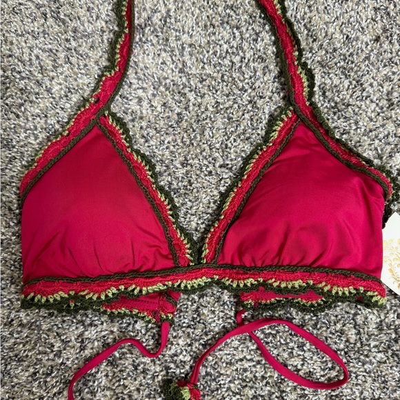 BECCA Raspberry Magenta Crochet Embroidered Detail Bikini Top Large - Picture 6 of 12